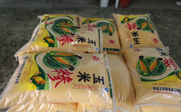 打玉米的机器